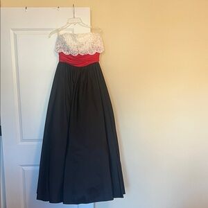 Vintage Elegant Black and Red Strapless Gown